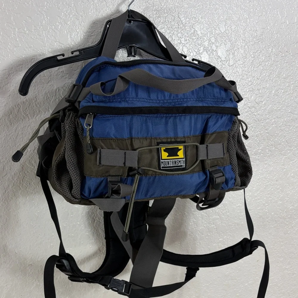 Mountainsmith,Blue and Gray Waist Pack – Hands-Free Carry - Picture 3 of 17